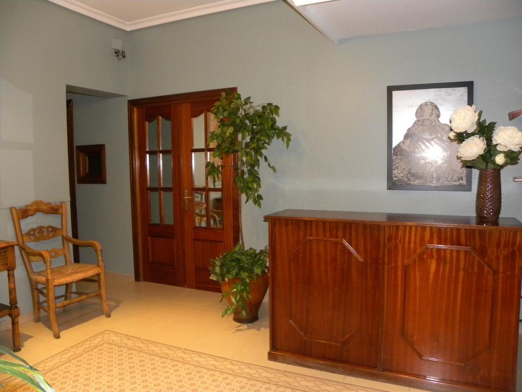 Hostal El Catalan — Photos 2